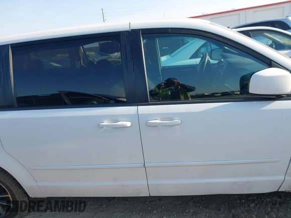 2016 Dodge Grand Caravan SE с VIN 2C4RDGBG2GR330446, выставлен на аукционе IAAI как лот 42052671 с пробегом 153 192 миль миль и . История ставок и продаж доступна на DreamBid. Изображение 12.