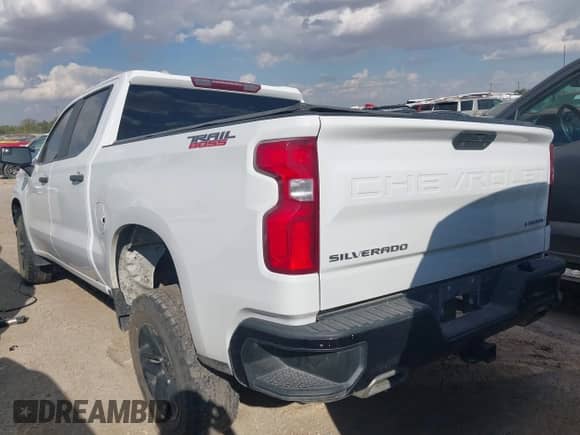2021 Chevrolet Silverado 1500 Custom Trail Boss с VIN 1GCPYCEF5MZ232374, выставлен на аукционе IAAI как лот 43379954 с пробегом 155 327 миль миль и . История ставок и продаж доступна на DreamBid. Изображение 3.