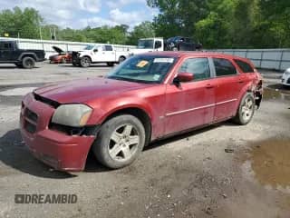 2006 Dodge Magnum with VIN 2D4FV47V56H391450, listed as a Copart auction lot 51751745 with 137,421 mi miles and Salvage title. Bid and sale history available at DreamBid. Image 1.