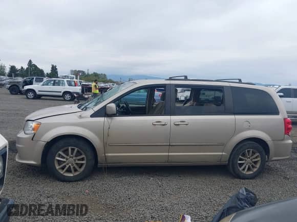 2015 Dodge Grand Caravan SXT с VIN 2C4RDGCG1FR566681, выставлен на аукционе IAAI как лот 43171882 с пробегом Не указан миль и . История ставок и продаж доступна на DreamBid. Изображение 14.