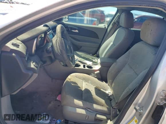 2015 Chevrolet Malibu LS z VIN 1G11B5SL9FF156006, wystawiony jako Copart lot #81767895 z przebiegiem Nie podano mil oraz Szkoda całkowita • Salvage title. Historia ofert i sprzedaży dostępna na DreamBid. Obrazek 7.