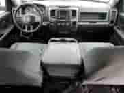 2016 Ram 1500 Express z VIN 3C6RR7KT5GG348855, wystawiony jako Copart lot #68904085 z przebiegiem 136 508 mil mil oraz Szkoda całkowita • Salvage title. Historia ofert i sprzedaży dostępna na DreamBid. Obrazek 8.