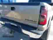 2005 Chevrolet Silverado 2500HD Work Truck with VIN 1GCHC29U65E106152, listed as a IAAI auction lot 41693408 with 261,381 mi miles and . Bid and sale history available at DreamBid. Image 12.