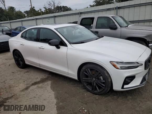 2024 Volvo S60 Plus Black Edition with VIN 7JRL12TH0RG303924, listed as a Copart auction lot 42131905 with 1,502 mi miles and Salvage title. Bid and sale history available at DreamBid. Image 4.