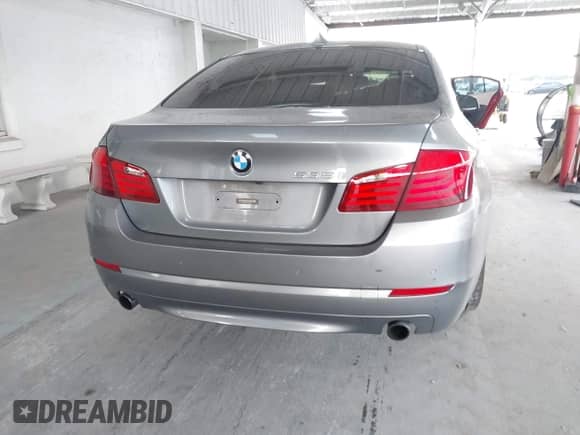 2011 BMW 5 Series 535i xDrive z VIN WBAFU7C56BC878075, wystawiony jako IAAI lot #43303174 z przebiegiem 101 588 mil mil oraz . Historia ofert i sprzedaży dostępna na DreamBid. Obrazek 16.