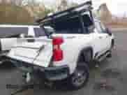 2023 Chevrolet Silverado 2500HD Work Truck z VIN 1GC1YLE73PF124954, wystawiony jako IAAI lot #43498957 z przebiegiem 100 752 mil mil oraz . Historia ofert i sprzedaży dostępna na DreamBid. Obrazek 4.