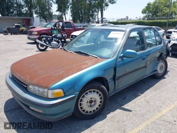 1991 Honda Accord EX z VIN JHMCB7560MC063583, wystawiony jako IAAI lot #42563870 z przebiegiem 226 798 mil mil oraz . Historia ofert i sprzedaży dostępna na DreamBid. Obrazek 2.