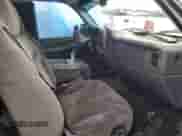 2002 GMC Sierra 1500 z VIN 1GTEC14W22Z331436, wystawiony jako Copart lot #84550994 z przebiegiem 243 764 mil mil oraz Szkoda całkowita • Salvage title. Historia ofert i sprzedaży dostępna na DreamBid. Obrazek 7.