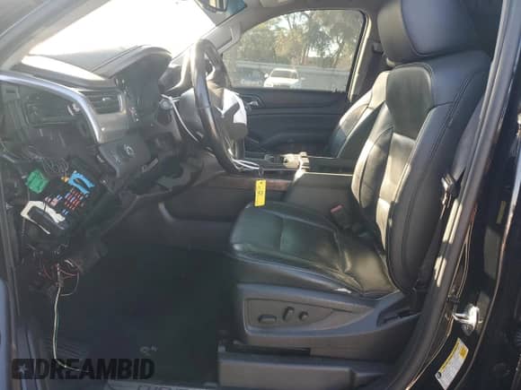 2017 Chevrolet Suburban LT z VIN 1GNSCHKC0HR174168, wystawiony jako Copart lot #87112325 z przebiegiem 241 318 mil mil oraz Czysty tytuł • Clean title. Historia ofert i sprzedaży dostępna na DreamBid. Obrazek 7.