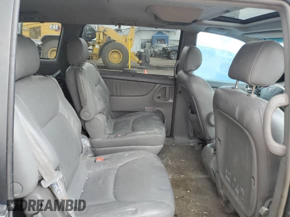 2004 Toyota Sienna XLE z VIN 5TDBA22C84S005135, wystawiony jako Copart lot #60681885 z przebiegiem 268 909 mil mil oraz Szkoda całkowita • Salvage title. Historia ofert i sprzedaży dostępna na DreamBid. Obrazek 10.