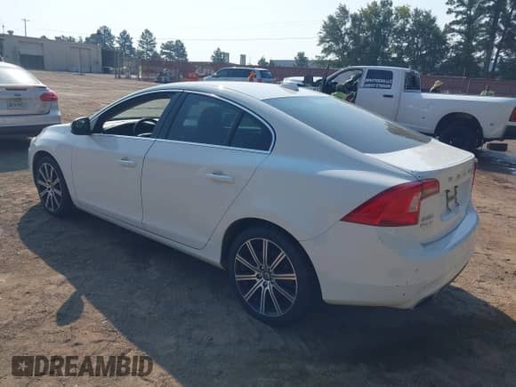2014 Volvo S60 T6 with VIN YV1902FH3E2274346, listed as a IAAI auction lot 43229130 with 168,321 mi miles and . Bid and sale history available at DreamBid. Image 3.