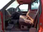1989 Chevrolet Silverado 2500 z VIN 1GCFK24KXKE274887, wystawiony jako Copart lot #68597975 z przebiegiem 317 809 mil mil oraz Czysty tytuł • Clean title. Historia ofert i sprzedaży dostępna na DreamBid. Obrazek 7.