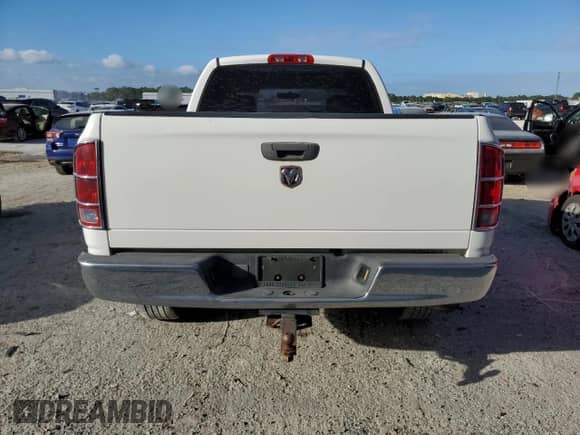 2005 Dodge 1500 ST z VIN 1D7HA18K55J597181, wystawiony jako Copart lot #77262604 z przebiegiem 177 093 mil mil oraz Czysty tytuł • Clean title. Historia ofert i sprzedaży dostępna na DreamBid. Obrazek 6.