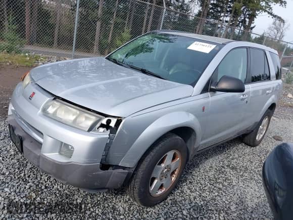 2004 Saturn VUE V6 with VIN 5GZCZ63424S857031, listed as a IAAI auction lot 41756123 with 126,475 mi miles and . Bid and sale history available at DreamBid. Image 2.