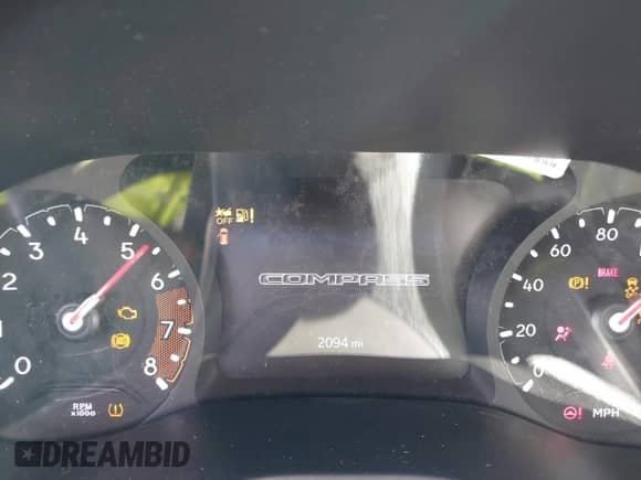 2025 Jeep Compass Sport z VIN 3C4NJDAN9ST516030, wystawiony jako IAAI lot #41471666 z przebiegiem 2 094 mil mil oraz . Historia ofert i sprzedaży dostępna na DreamBid. Obrazek 16.