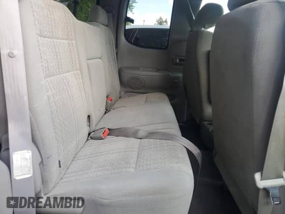 2004 Toyota Tundra SR5 z VIN 5TBBT44184S439680, wystawiony jako Copart lot #69971965 z przebiegiem 219 367 mil mil oraz Czysty tytuł • Clean title. Historia ofert i sprzedaży dostępna na DreamBid. Obrazek 10.