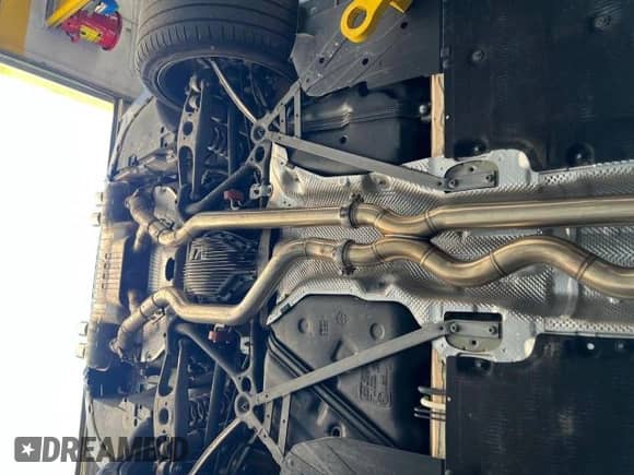 2017 BMW M3 z VIN WBS8M9C30H5G85547, wystawiony jako Copart lot #65657175 z przebiegiem 50 160 mil mil oraz Czysty tytuł • Clean title. Historia ofert i sprzedaży dostępna na DreamBid. Obrazek 12.