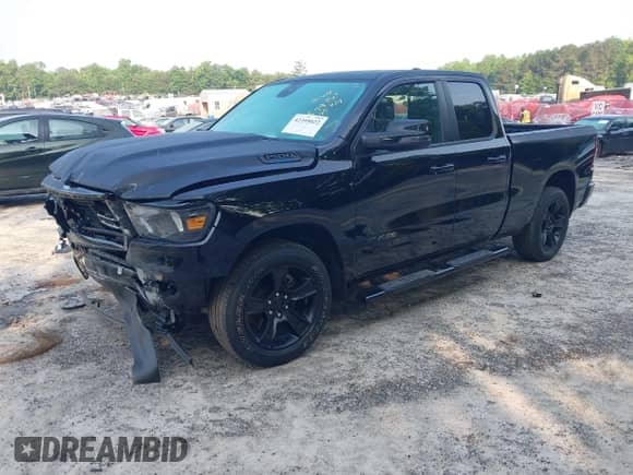 2023 Ram 1500 Big Horn z VIN 1C6RREBG8PN604579, wystawiony jako IAAI lot #42395022 z przebiegiem 61 150 mil mil oraz . Historia ofert i sprzedaży dostępna na DreamBid. Obrazek 17.