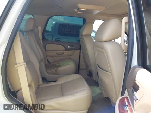 2012 Chevrolet Tahoe LTZ z VIN 1GNSKCE0XCR326361, wystawiony jako IAAI lot #42994916 z przebiegiem 158 826 mil mil oraz . Historia ofert i sprzedaży dostępna na DreamBid. Obrazek 8.