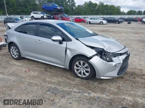 2024 Toyota Corolla LE z VIN 5YFB4MDE7RP184897, wystawiony jako IAAI lot #42995219 z przebiegiem 18 318 mil mil oraz . Historia ofert i sprzedaży dostępna na DreamBid. Obrazek 1.