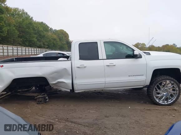 2019 Chevrolet Silverado 1500 LT z VIN 2GCVKPEC8K1193355, wystawiony jako IAAI lot #43286587 z przebiegiem 192 769 mil mil oraz . Historia ofert i sprzedaży dostępna na DreamBid. Obrazek 13.
