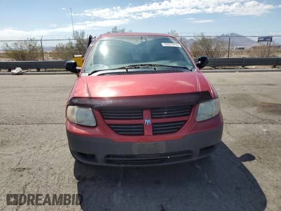 2005 Dodge Caravan SE with VIN 1D4GP25B85B144927, listed as a Copart auction lot 70231915 with 167,287 mi miles and Salvage title. Bid and sale history available at DreamBid. Image 5.