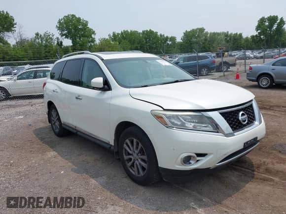 2015 Nissan Pathfinder SL with VIN 5N1AR2MM1FC680349, listed as a IAAI auction lot 42389100 with 156,668 mi miles and . Bid and sale history available at DreamBid. Image 1.