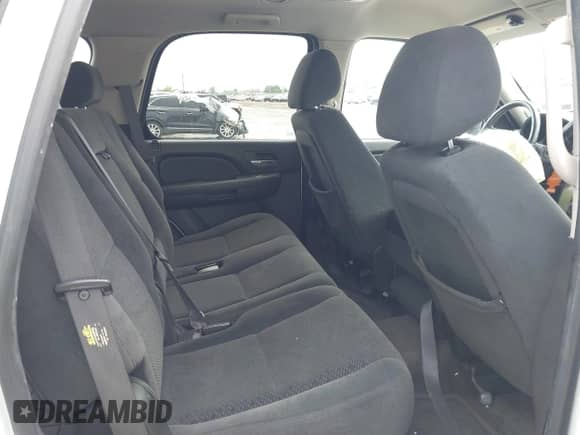 2007 Chevrolet Tahoe LTZ z VIN 1GNFC13J37J122309, wystawiony jako IAAI lot #42494141 z przebiegiem 81 634 mil mil oraz . Historia ofert i sprzedaży dostępna na DreamBid. Obrazek 8.