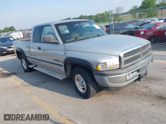 1998 Dodge 1500 с VIN 1B7HC13Y7WJ121175, выставлен на аукционе IAAI как лот 42380600 с пробегом 108 539 миль миль и . История ставок и продаж доступна на DreamBid. Изображение 1.