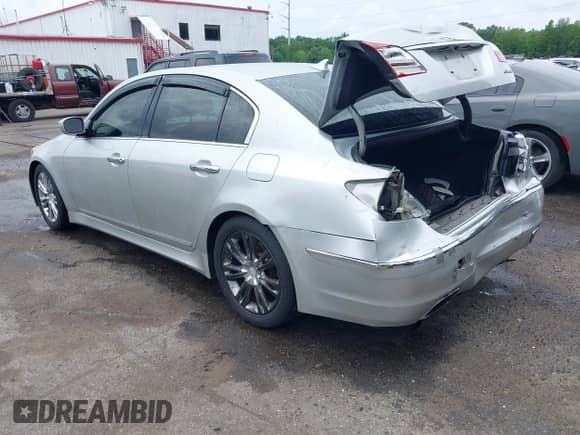 2012 Hyundai Genesis 3.8L с VIN KMHGC4DD9CU151714, выставлен на аукционе IAAI как лот 42705087 с пробегом 254 729 миль миль и . История ставок и продаж доступна на DreamBid. Изображение 3.