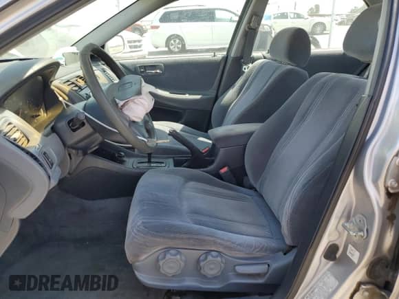 2000 Honda Accord LX z VIN 1HGCG6656YA131035, wystawiony jako Copart lot #62531435 z przebiegiem 149 346 mil mil oraz Szkoda całkowita • Salvage title. Historia ofert i sprzedaży dostępna na DreamBid. Obrazek 7.