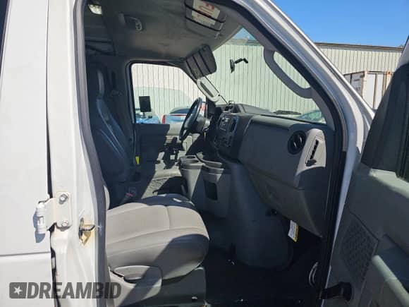2010 Ford Econoline Cargo Commercial with VIN 1FTNE2EL4ADA10062, listed as a Copart auction lot 52039955 with 61,795 mi miles and Clean title. Bid and sale history available at DreamBid. Image 5.