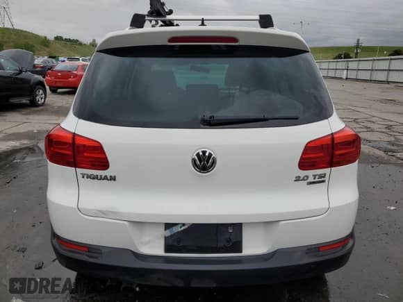 2013 Volkswagen Tiguan S z VIN WVGBV7AX0DW535519, wystawiony jako Copart lot #59439405 z przebiegiem 162 559 mil mil oraz Szkoda całkowita • Salvage title. Historia ofert i sprzedaży dostępna na DreamBid. Obrazek 6.
