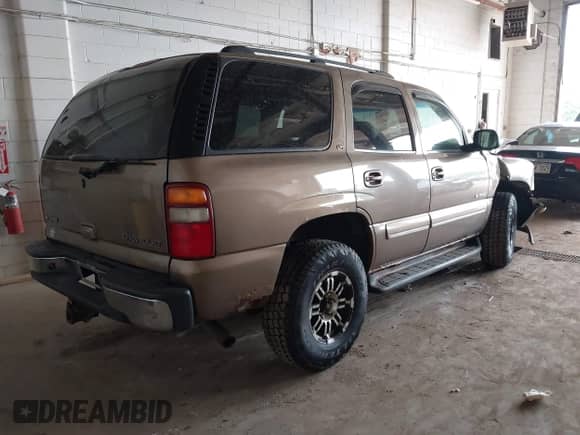 2003 Chevrolet Tahoe LT с VIN 1GNEK13Z53J304169, выставлен на аукционе IAAI как лот 42472014 с пробегом Не указан миль и . История ставок и продаж доступна на DreamBid. Изображение 4.