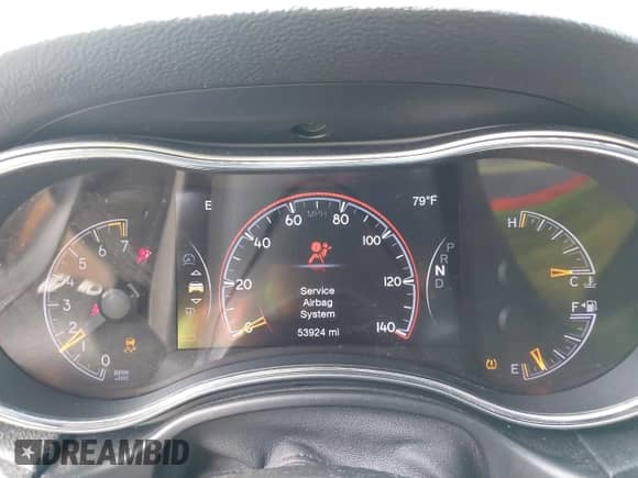 2019 Jeep Grand Cherokee Trailhawk z VIN 1C4RJFLG9KC610318, wystawiony jako IAAI lot #42708465 z przebiegiem 53 924 mil mil oraz . Historia ofert i sprzedaży dostępna na DreamBid. Obrazek 7.