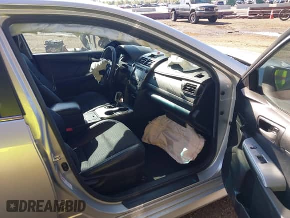 2014 Toyota Camry L with VIN 4T1BF1FK5EU372693, listed as a IAAI auction lot 43328908 with 89,333 mi miles and . Bid and sale history available at DreamBid. Image 5.