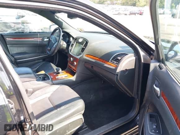 2014 Chrysler 300 с VIN 2C3CCARG0EH358300, выставлен на аукционе IAAI как лот 42898242 с пробегом 106 миль миль и . История ставок и продаж доступна на DreamBid. Изображение 5.