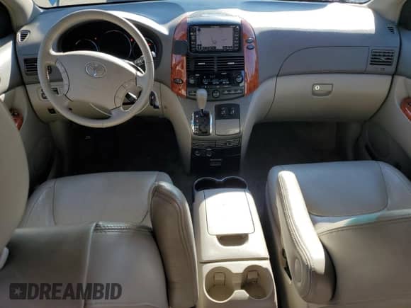 2010 Toyota Sienna XLE с VIN 5TDYK4CCXAS303876, выставлен на аукционе Copart как лот 81272115 с пробегом 170 141 миль миль и Списание • Salvage title. История ставок и продаж доступна на DreamBid. Изображение 8.