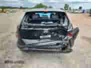 2025 Hyundai Kona SE с VIN KM8HA3AB6SU273694, выставлен на аукционе Copart как лот 63033865 с пробегом 3 157 миль миль и Списание • Salvage title. История ставок и продаж доступна на DreamBid. Изображение 6.