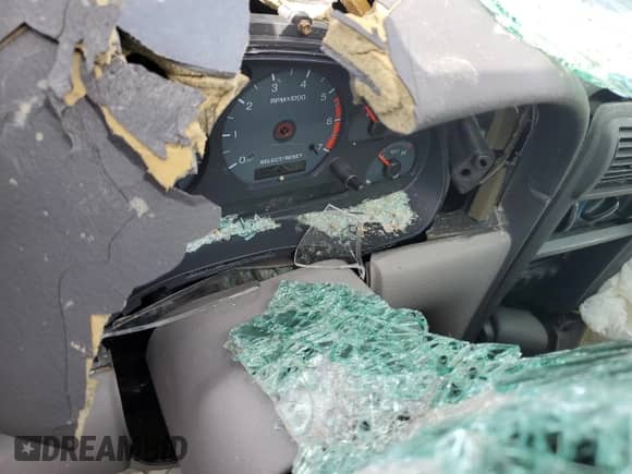 2003 Ford Mustang Standard с VIN 1FAFP40493F325396, выставлен на аукционе Copart как лот 84555065 с пробегом Не указан миль и Списание • Salvage title. История ставок и продаж доступна на DreamBid. Изображение 9.