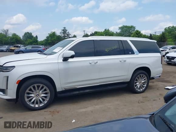 2021 Cadillac Escalade ESV Premium Luxury с VIN 1GYS4KKL4MR313953, выставлен на аукционе IAAI как лот 42452085 с пробегом 50 128 миль миль и . История ставок и продаж доступна на DreamBid. Изображение 14.