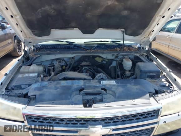 2005 Chevrolet Silverado 2500HD LS с VIN 1GCHC23U15F883907, выставлен на аукционе IAAI как лот 42721041 с пробегом Не указан миль и . История ставок и продаж доступна на DreamBid. Изображение 10.