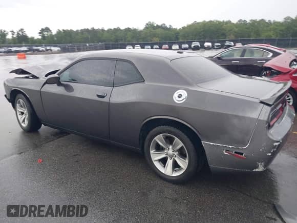 2020 Dodge Challenger SXT с VIN 2C3CDZAG7LH105513, выставлен на аукционе IAAI как лот 42380771 с пробегом 187 120 миль миль и . История ставок и продаж доступна на DreamBid. Изображение 3.