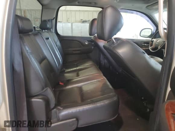 2013 GMC Sierra 1500 SLT с VIN 3GTP2WE79DG156685, выставлен на аукционе Copart как лот 55599185 с пробегом 220 968 миль миль и Списание • Salvage title. История ставок и продаж доступна на DreamBid. Изображение 10.
