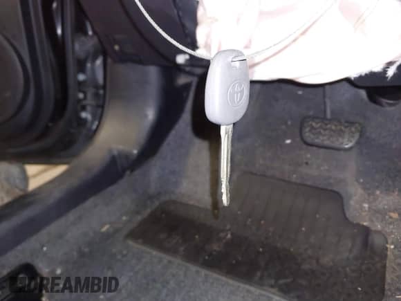 2016 Toyota Prius One z VIN JTDKDTB30G1119550, wystawiony jako IAAI lot #41312690 z przebiegiem 124 533 mil mil oraz . Historia ofert i sprzedaży dostępna na DreamBid. Obrazek 11.