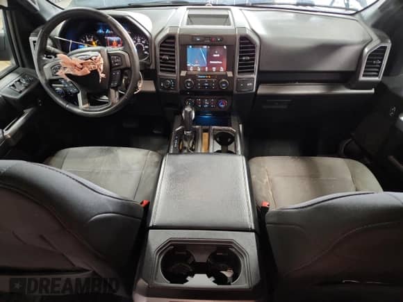 2018 Ford F-150 XLT z VIN 1FTEW1EP7JFB82021, wystawiony jako Copart lot #87015425 z przebiegiem 178 331 mil mil oraz Nie do naprawy • Non repairable. Historia ofert i sprzedaży dostępna na DreamBid. Obrazek 8.