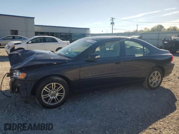 2007 Volvo S60 2.5L Turbo с VIN YV1RH592272604501, выставлен на аукционе Copart как лот 81914995 с пробегом 119 481 миль миль и Списание • Salvage title. История ставок и продаж доступна на DreamBid. Изображение 1.