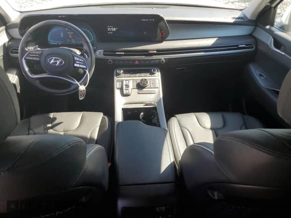 2025 Hyundai Palisade XRT with VIN KM8R3DGE9SU834671, listed as a Copart auction lot 84417345 with 17,714 mi miles and Salvage title. Bid and sale history available at DreamBid. Image 8.
