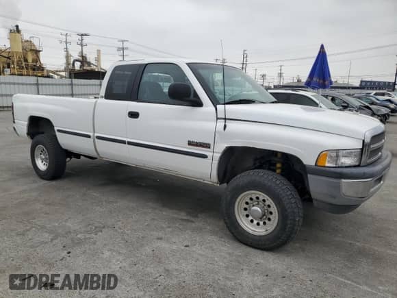 1998 Dodge 2500 с VIN 3B7KF22D7WG138206, выставлен на аукционе Copart как лот 53313395 с пробегом 333 521 миль миль и Списание • Salvage title. История ставок и продаж доступна на DreamBid. Изображение 4.