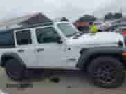 2025 Jeep Wrangler Willys z VIN 1C4PJXDN0SW555394, wystawiony jako IAAI lot #43321086 z przebiegiem 5 204 mil mil oraz . Historia ofert i sprzedaży dostępna na DreamBid. Obrazek 13.